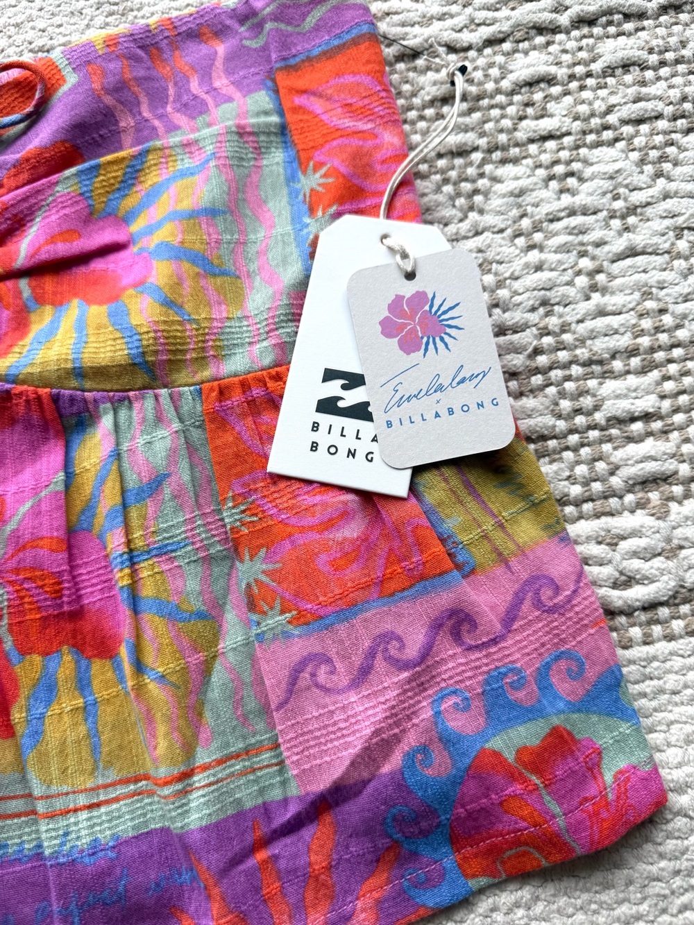 ๐ฅ๐ฅBILLABONG - UNRELEASED SUNSET WAVE WOVEN TOP๐ฅ๐ฅ - Picture 4 of 5